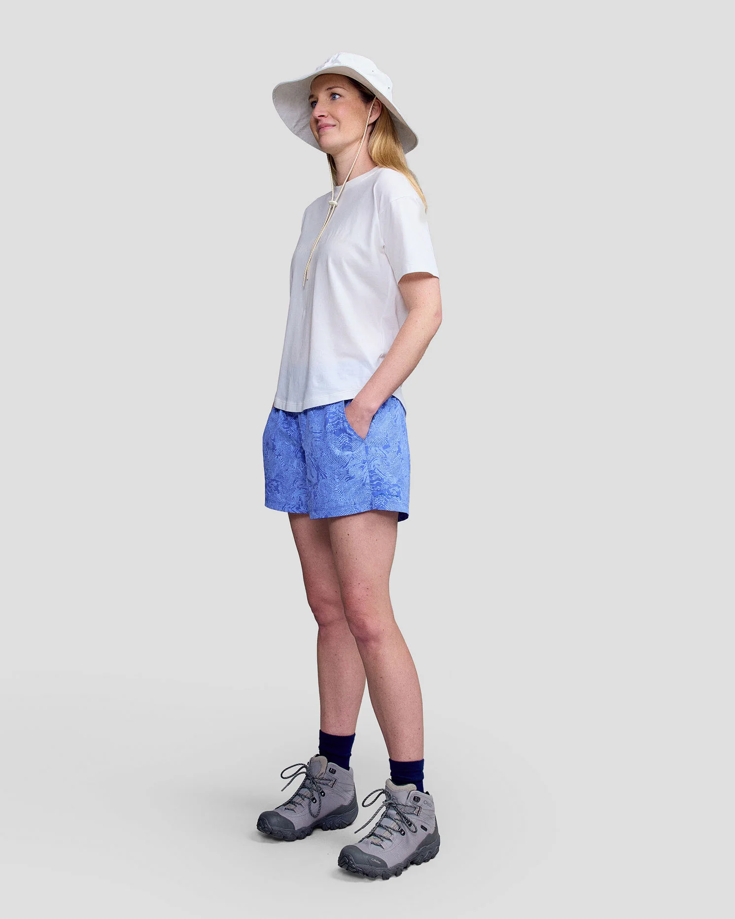 Women's EVRY-Day 4" Shorts - Dark Peri Nature Lines Print - Image 2
