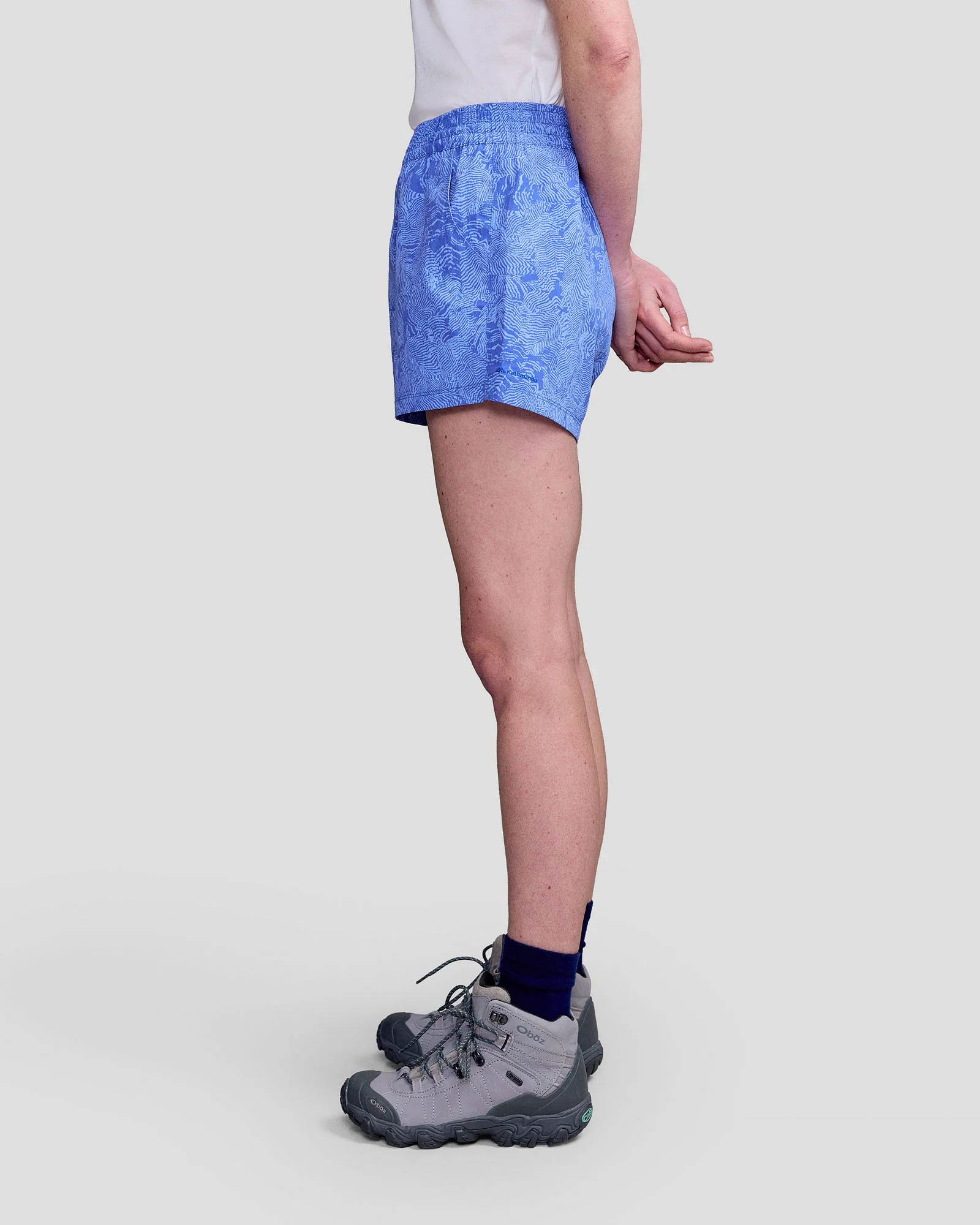 Women's EVRY-Day 4" Shorts - Dark Peri Nature Lines Print - Image 3