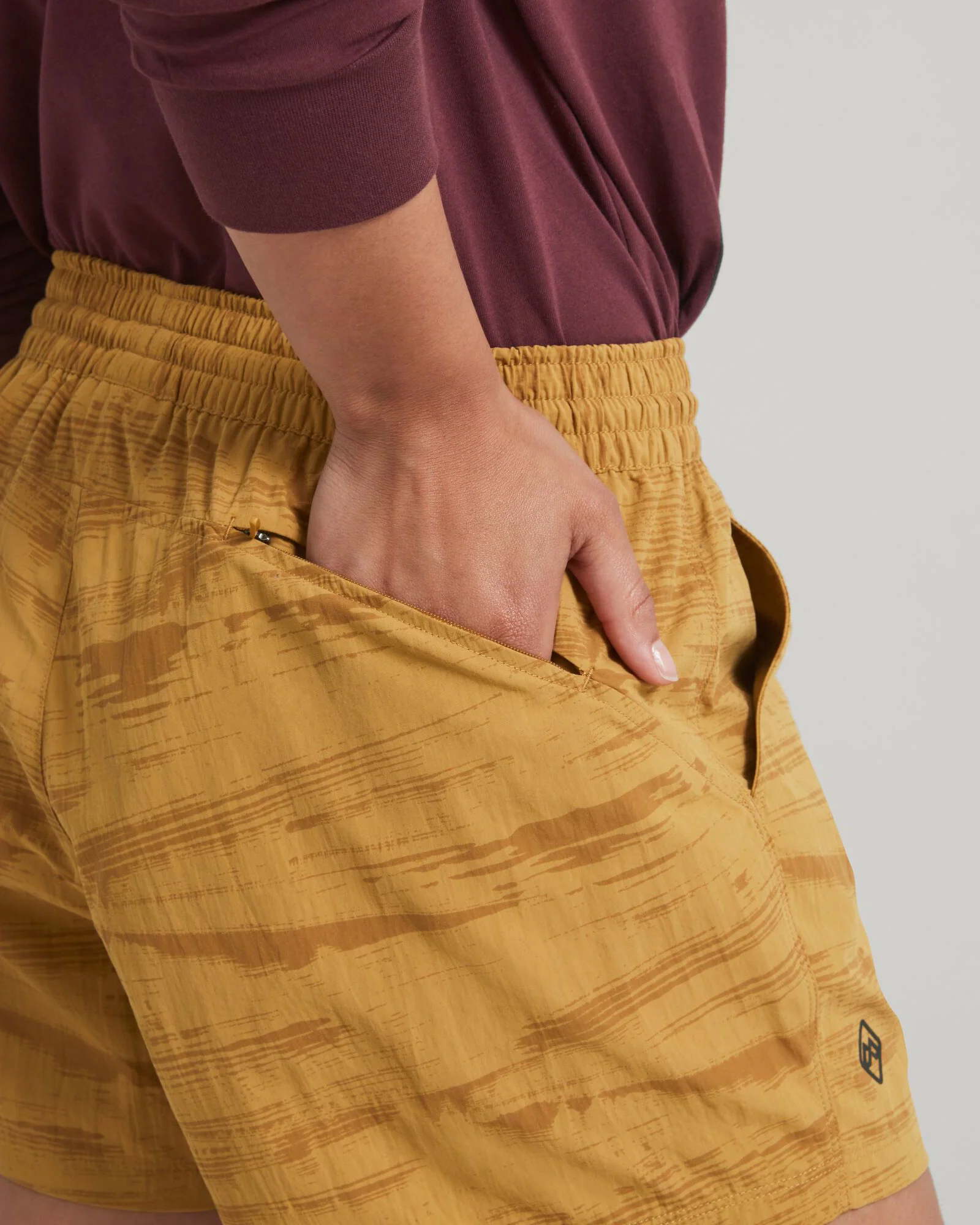 Women's EVRY-Day 4 inch Shorts - Dijon Traverse Print - Image 5