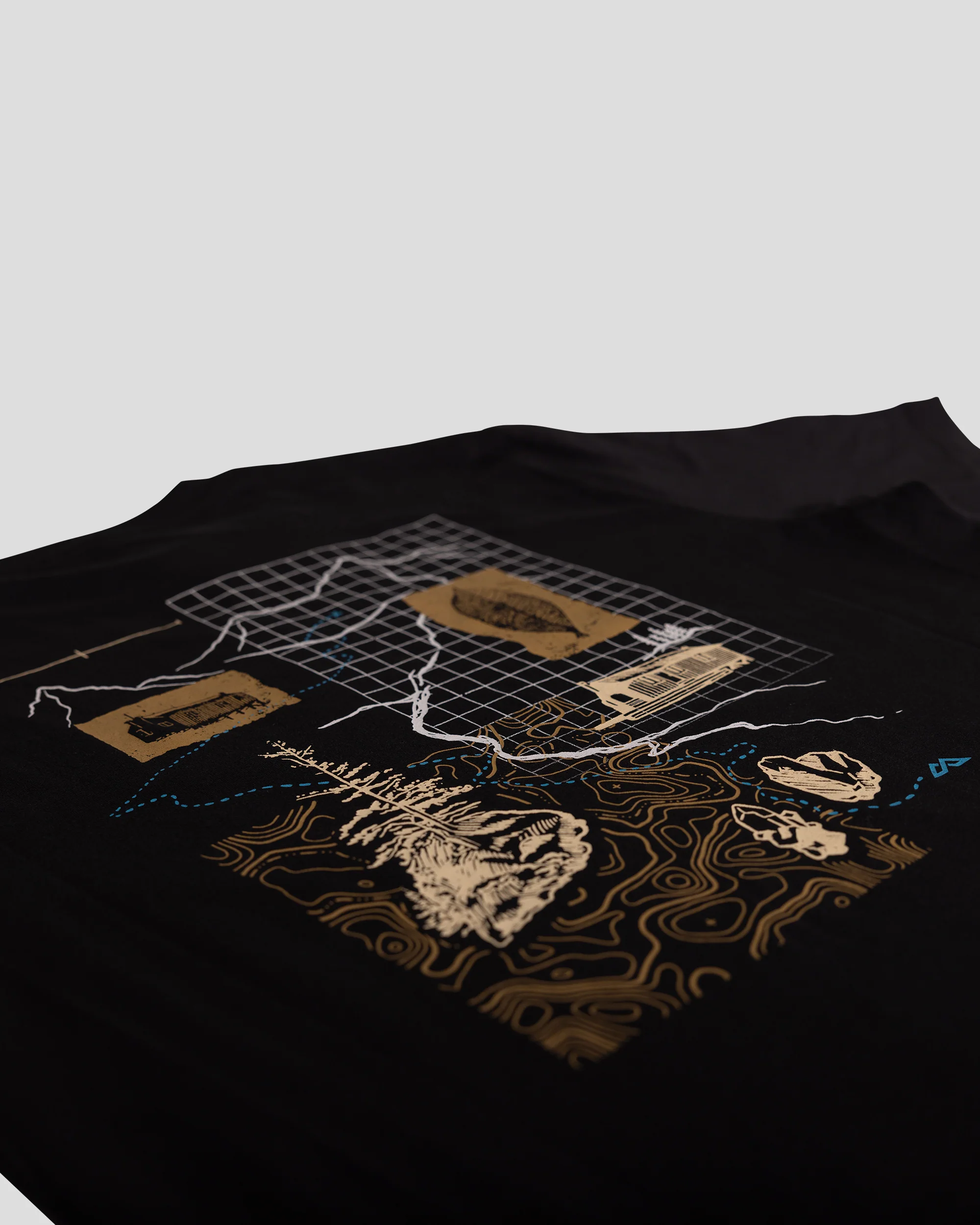 Men's On The Trail Organic Cotton T-Shirt - Black Stingray - Image 2