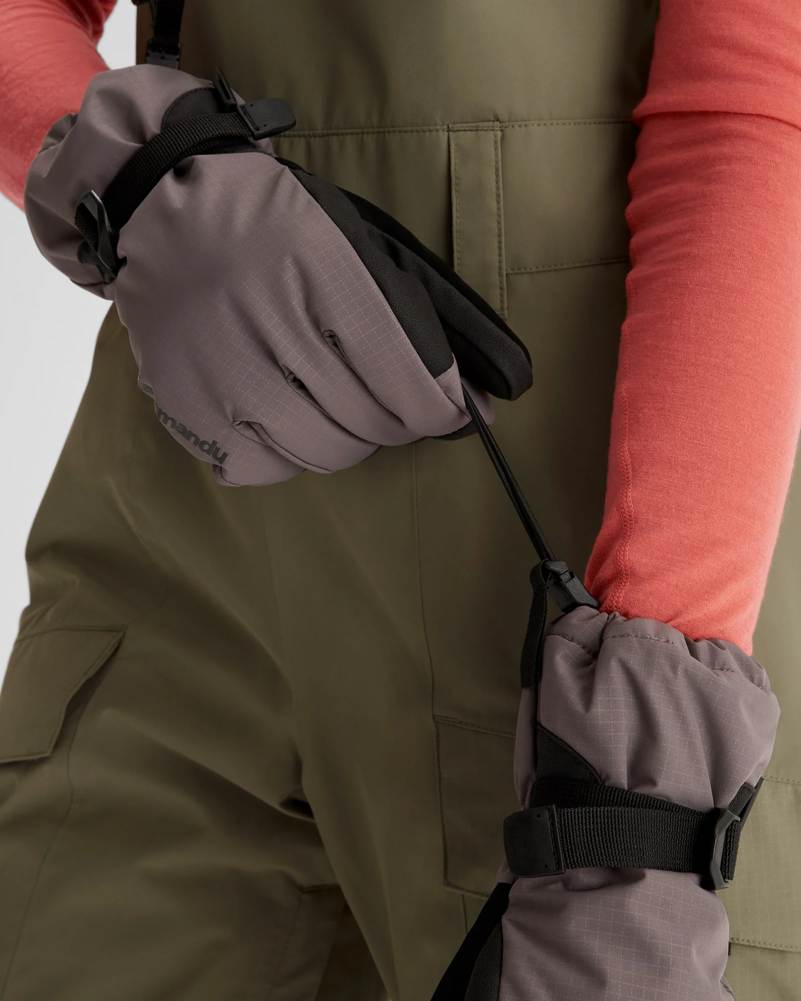 PWDR-Days Women's Insulated Snow Gloves - Light Quartz - Image 7