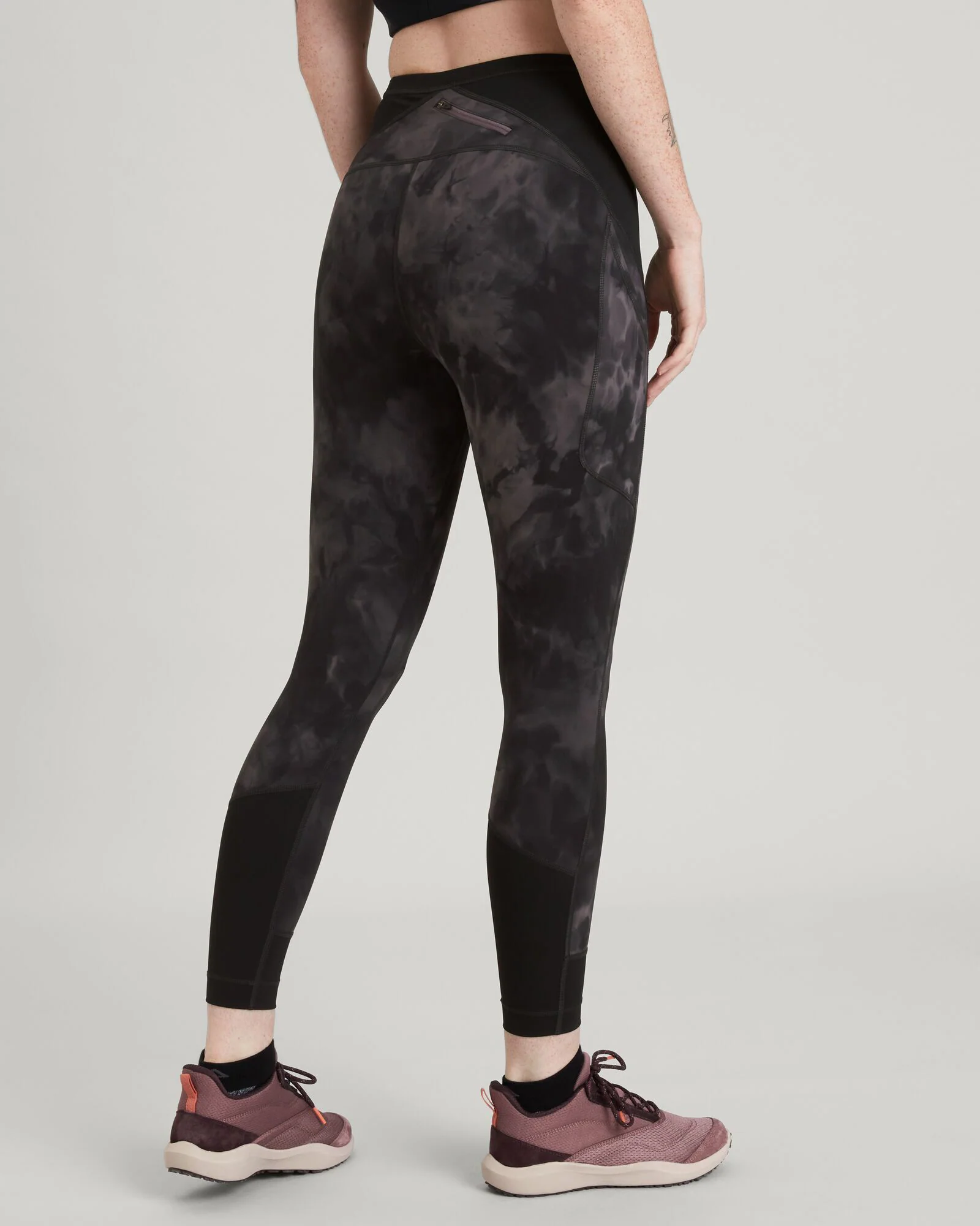 WELL.DER.NESS Move Women's 7/8 Leggings - Light Quartz Sunburst Print - Image 3
