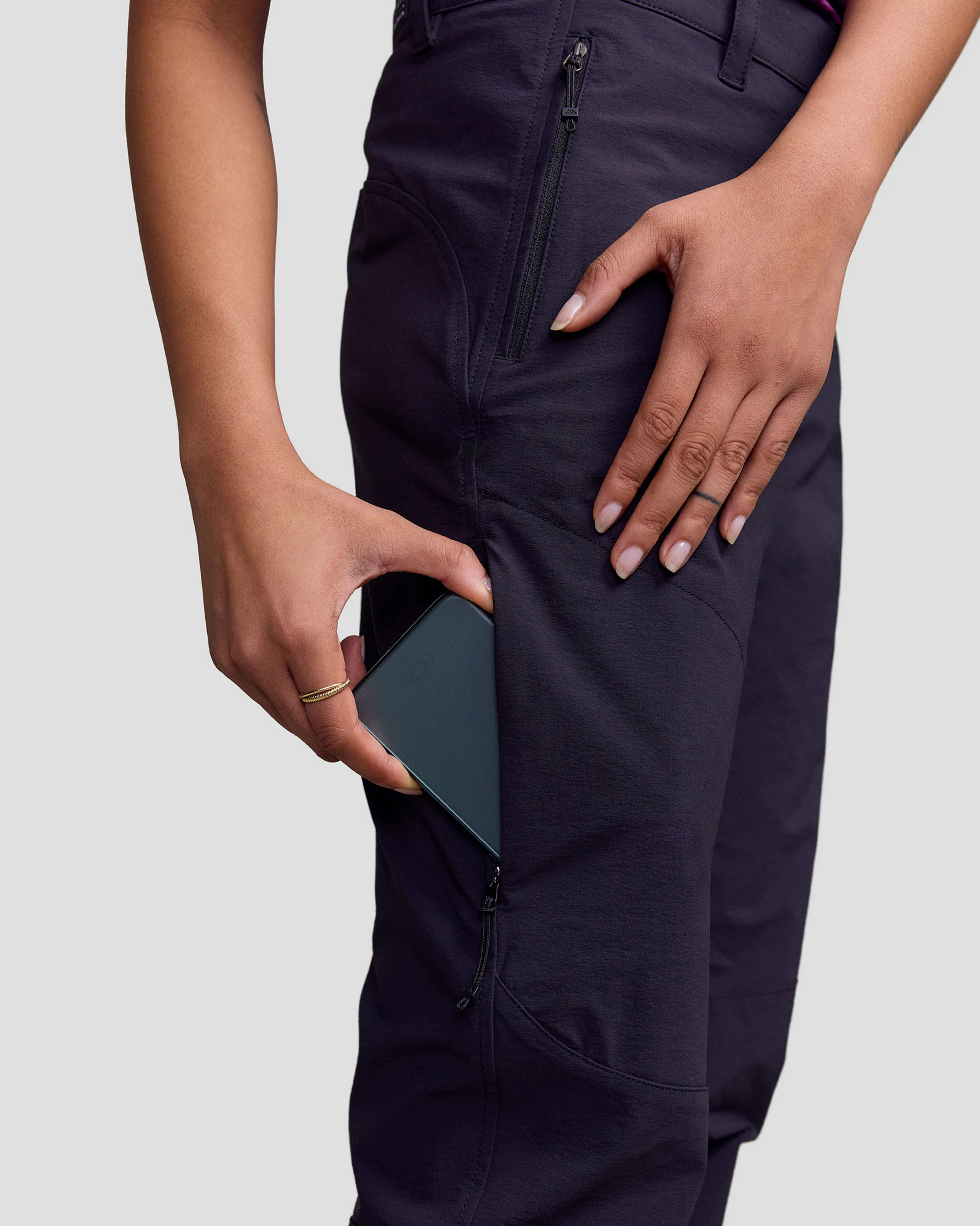 Women’s Ridge Pants - Black Stingray - Image 5